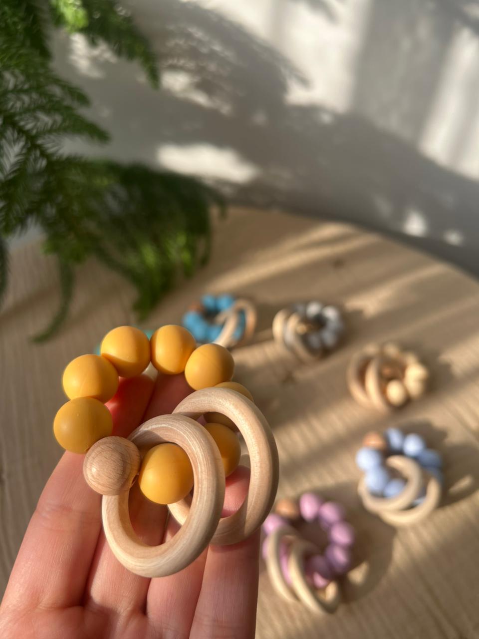 عضاضة طفل سيلكون + خشب